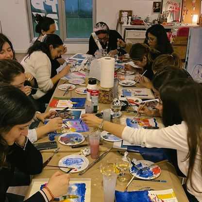 Acrylic Painting Workshop: Amazing Group Experience at Rua da Alegria