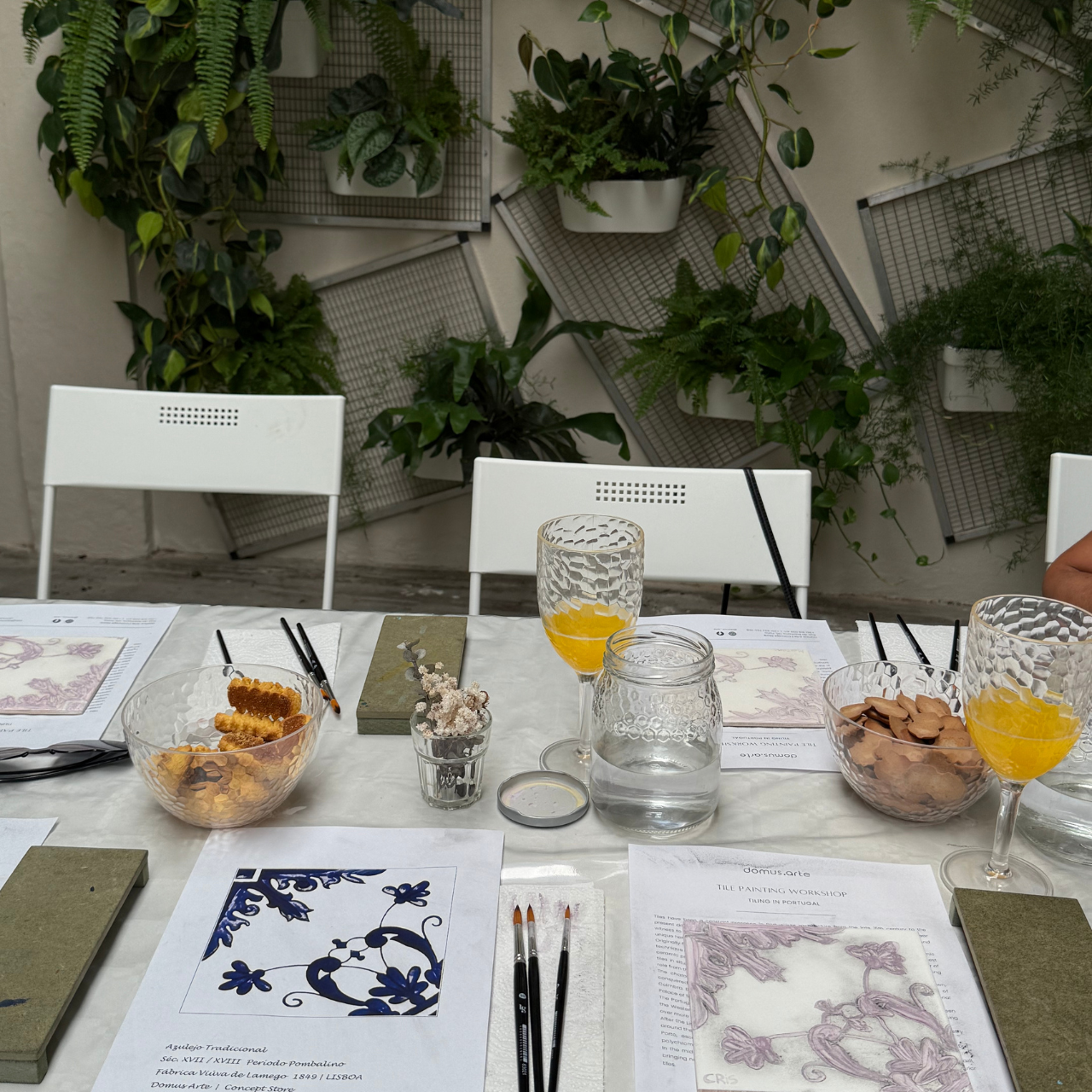 Tile Painting Workshop with Porto Wine (Lapa)