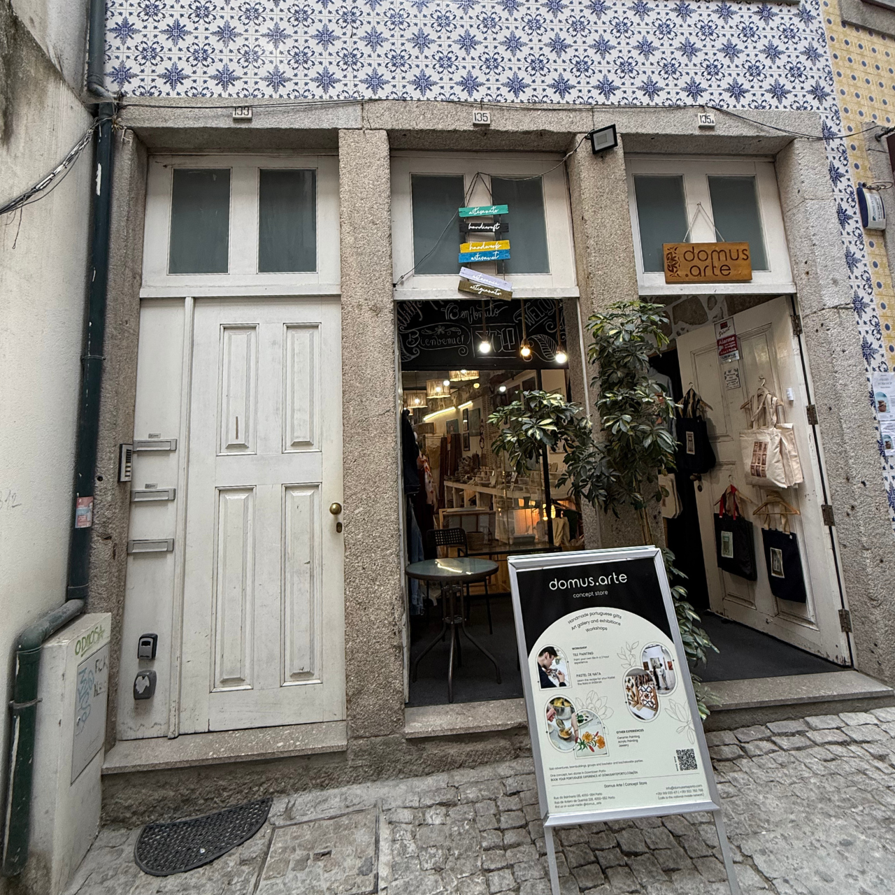 Tile Painting Workshop with Porto Wine (Sé do Porto)