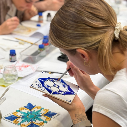 Workshop de Pintura de Azulejo com Vinho do Porto (Sé do Porto)
