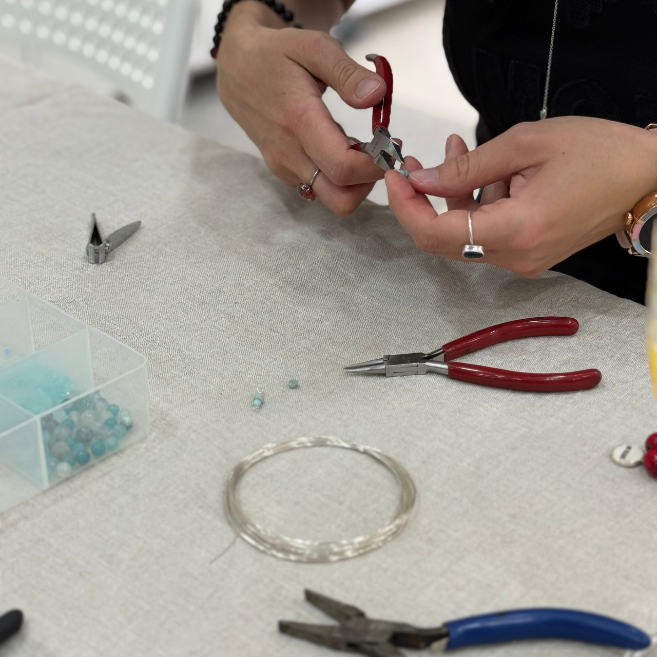 Workshop de Joalharia na Baixa do Porto: crie o seu colar ou pulseira